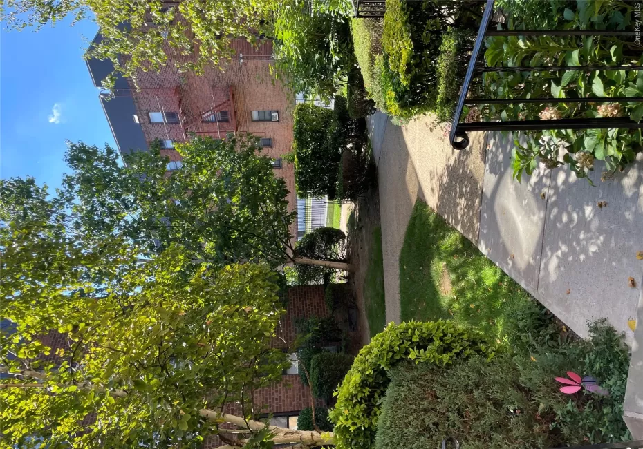 215-40 47 Avenue, New York, NY, 2 Rooms Rooms,1 BathroomBathrooms,Residential,For Rent,47 Avenue,0,1048385 215-40 47 Avenue, New York, NY, 2 Rooms Rooms,1 BathroomBathrooms,Residential,For Rent,47 Avenue,0,1048385