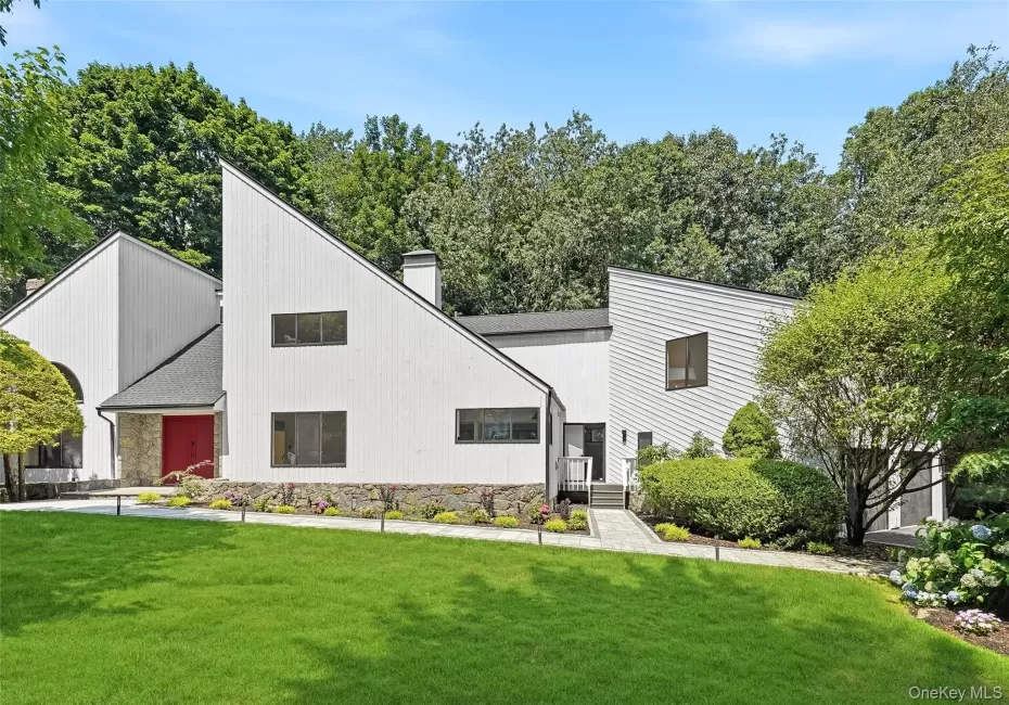 6 Harrows Lane, Harrison, NY, 5 Bedrooms Bedrooms, 9 Rooms Rooms,3 BathroomsBathrooms,Residential,For Rent,Harrows,0,1034176 6 Harrows Lane, Harrison, NY, 5 Bedrooms Bedrooms, 9 Rooms Rooms,3 BathroomsBathrooms,Residential,For Rent,Harrows,0,1034176