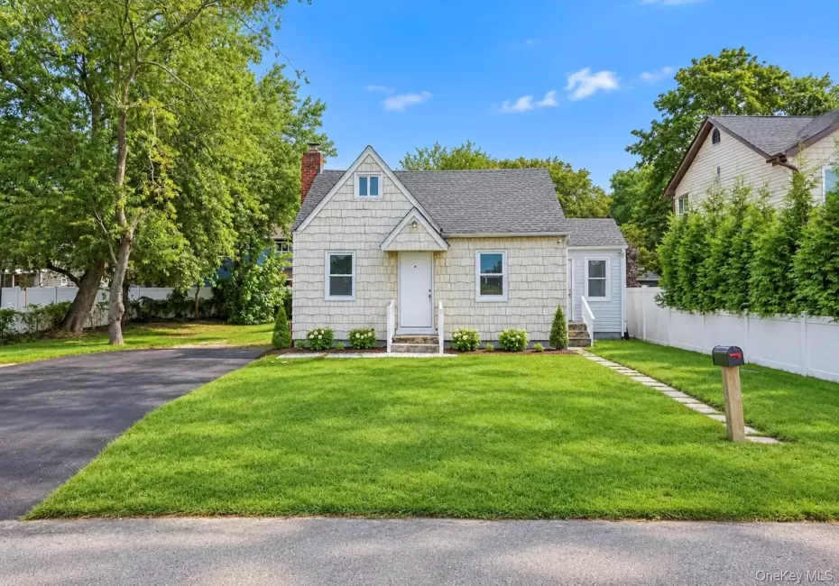 55 32nd Street, Babylon, NY, 4 Bedrooms Bedrooms, 9 Rooms Rooms,2 BathroomsBathrooms,Residential,For Rent,32nd,0,1047622 55 32nd Street, Babylon, NY, 4 Bedrooms Bedrooms, 9 Rooms Rooms,2 BathroomsBathrooms,Residential,For Rent,32nd,0,1047622