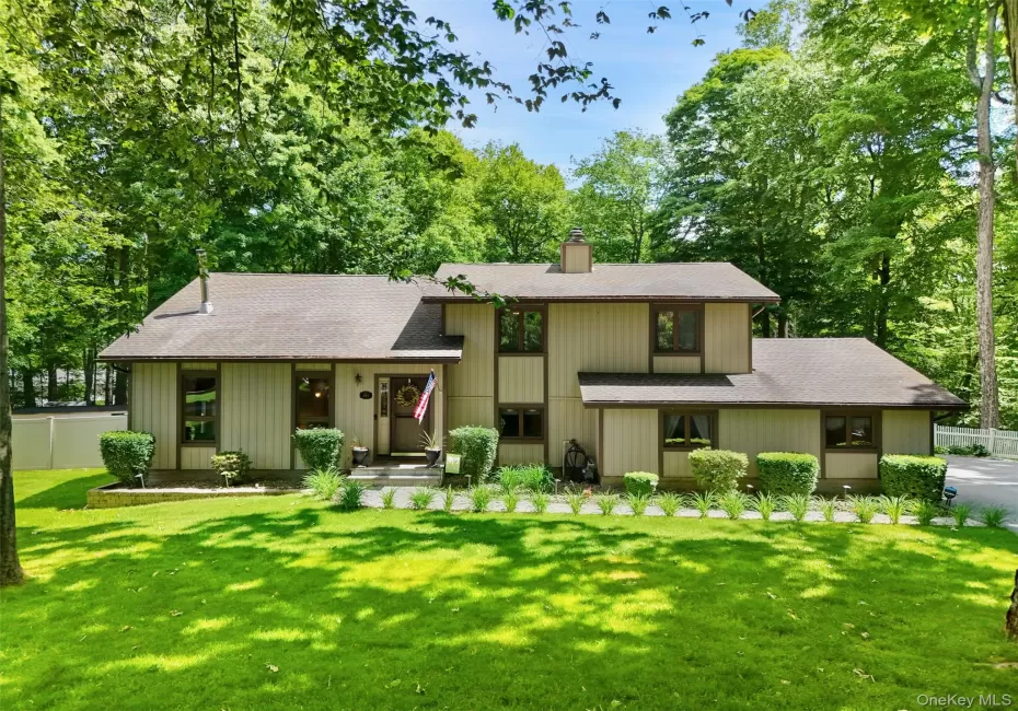 Welcome to 90 Timberlane Court! Welcome to 90 Timberlane Court!