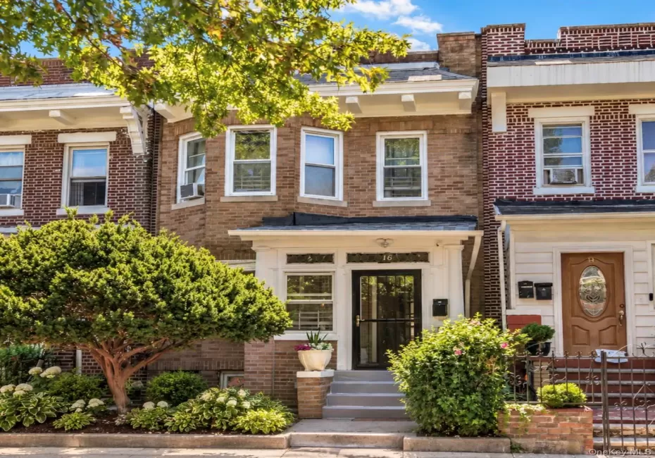 16 Adler Place, New York, NY, 4 Bedrooms Bedrooms, 7 Rooms Rooms,1 BathroomBathrooms,Residential,For Rent,Adler,0,1038735 16 Adler Place, New York, NY, 4 Bedrooms Bedrooms, 7 Rooms Rooms,1 BathroomBathrooms,Residential,For Rent,Adler,0,1038735
