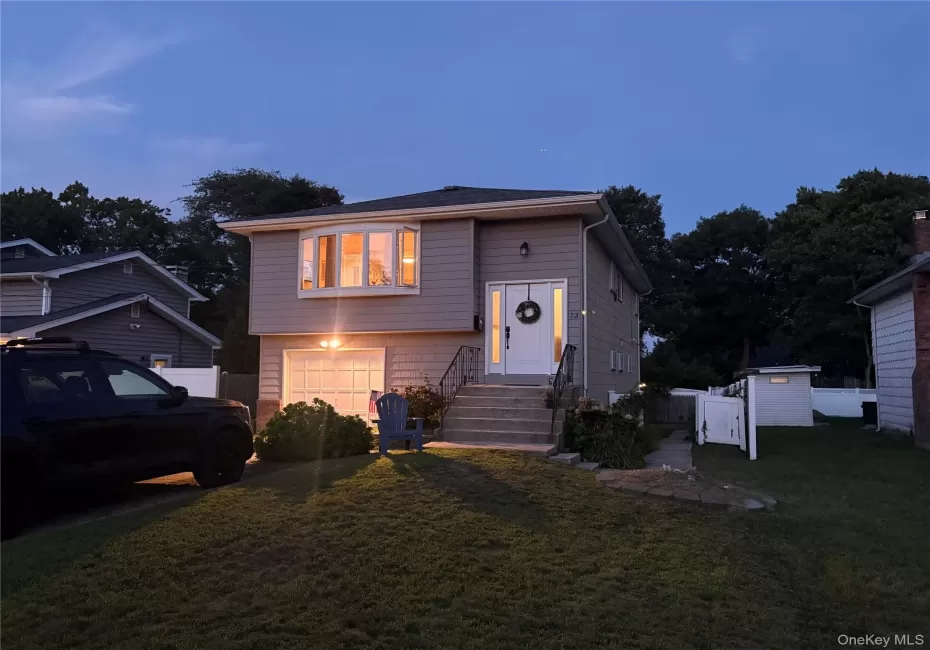 73 Cherokee Avenue, Islip, NY, 4 Bedrooms Bedrooms, 8 Rooms Rooms,2 BathroomsBathrooms,Residential,For Rent,Cherokee,0,1043994 73 Cherokee Avenue, Islip, NY, 4 Bedrooms Bedrooms, 8 Rooms Rooms,2 BathroomsBathrooms,Residential,For Rent,Cherokee,0,1043994