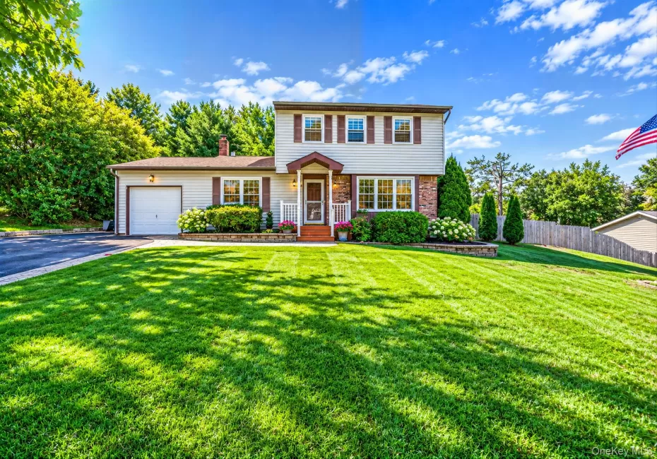 4 Rolling Hills Drive, Brookhaven, NY, 3 Bedrooms Bedrooms, 7 Rooms Rooms,1 BathroomBathrooms,Residential,For Rent,Rolling Hills,0,1046863 4 Rolling Hills Drive, Brookhaven, NY, 3 Bedrooms Bedrooms, 7 Rooms Rooms,1 BathroomBathrooms,Residential,For Rent,Rolling Hills,0,1046863