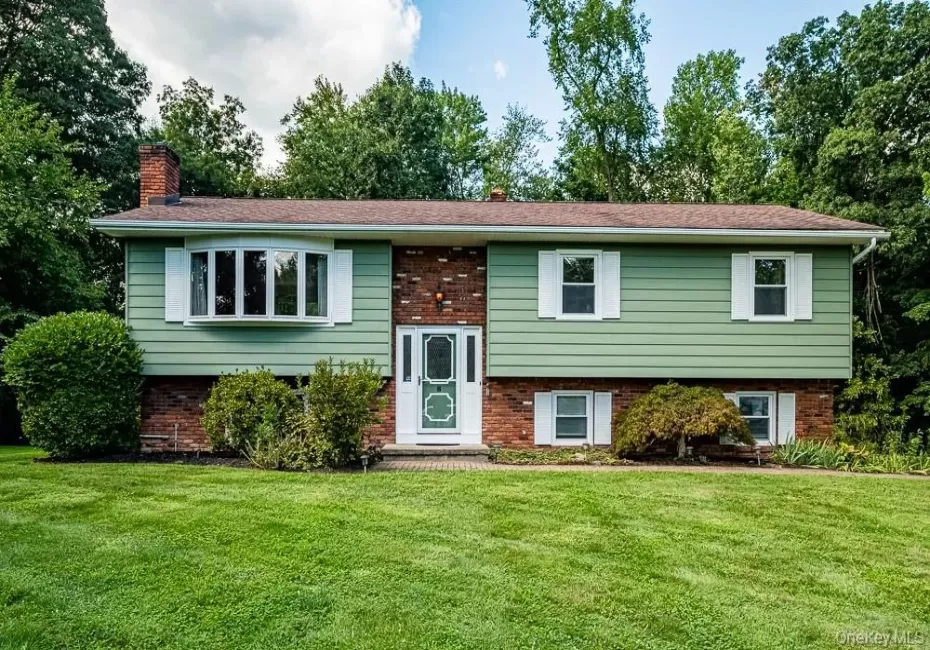 8 Caroline Drive, Wappinger, NY, 3 Bedrooms Bedrooms, 8 Rooms Rooms,2 BathroomsBathrooms,Residential,For Rent,Caroline,0,1048227 8 Caroline Drive, Wappinger, NY, 3 Bedrooms Bedrooms, 8 Rooms Rooms,2 BathroomsBathrooms,Residential,For Rent,Caroline,0,1048227