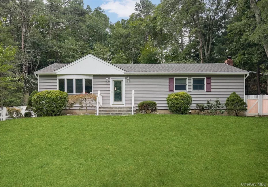 6 Valleywood Road, Smithtown, NY, 3 Bedrooms Bedrooms, 7 Rooms Rooms,2 BathroomsBathrooms,Residential,For Rent,Valleywood,0,1048419 6 Valleywood Road, Smithtown, NY, 3 Bedrooms Bedrooms, 7 Rooms Rooms,2 BathroomsBathrooms,Residential,For Rent,Valleywood,0,1048419