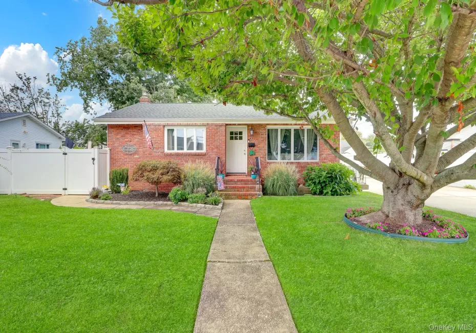 43 Manhattan Avenue, West Babylon, NY, 3 Bedrooms Bedrooms, 6 Rooms Rooms,2 BathroomsBathrooms,Residential,For Rent,Manhattan,0,1045195 43 Manhattan Avenue, West Babylon, NY, 3 Bedrooms Bedrooms, 6 Rooms Rooms,2 BathroomsBathrooms,Residential,For Rent,Manhattan,0,1045195