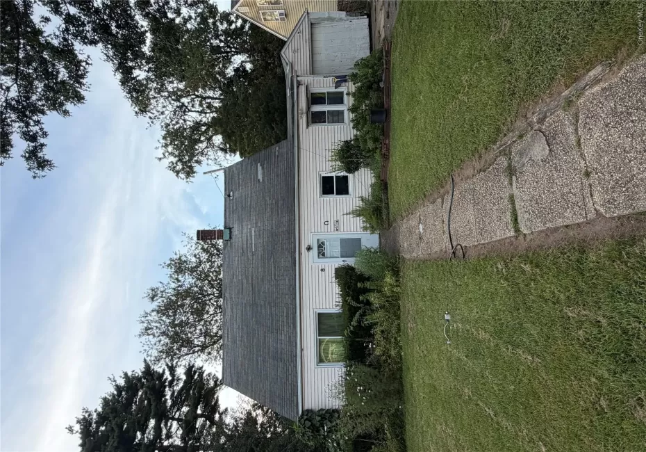 8 Bramble Lane, North Hempstead, NY, 4 Bedrooms Bedrooms, 6 Rooms Rooms,1 BathroomBathrooms,Residential,For Rent,Bramble,0,1048946 8 Bramble Lane, North Hempstead, NY, 4 Bedrooms Bedrooms, 6 Rooms Rooms,1 BathroomBathrooms,Residential,For Rent,Bramble,0,1048946