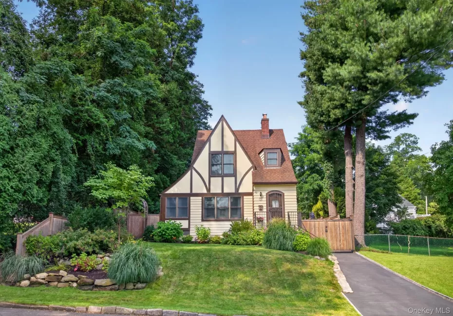 14 Longfellow Street, Greenburgh, NY, 2 Bedrooms Bedrooms, 7 Rooms Rooms,2 BathroomsBathrooms,Residential,For Rent,Longfellow,0,1045927 14 Longfellow Street, Greenburgh, NY, 2 Bedrooms Bedrooms, 7 Rooms Rooms,2 BathroomsBathrooms,Residential,For Rent,Longfellow,0,1045927