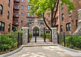 9205 Whitney Avenue, New York, NY, 1 Bedroom Bedrooms, 3 Rooms Rooms,1 BathroomBathrooms,Residential,For Rent,Whitney,0,1048966 9205 Whitney Avenue, New York, NY, 1 Bedroom Bedrooms, 3 Rooms Rooms,1 BathroomBathrooms,Residential,For Rent,Whitney,0,1048966