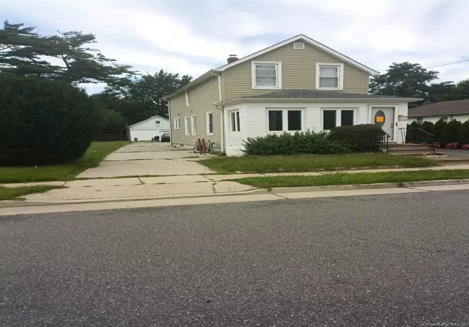 57 Robinwood Avenue, Hempstead, NY, 3 Bedrooms Bedrooms, 5 Rooms Rooms,1 BathroomBathrooms,Residential,For Rent,Robinwood,0,1049050 57 Robinwood Avenue, Hempstead, NY, 3 Bedrooms Bedrooms, 5 Rooms Rooms,1 BathroomBathrooms,Residential,For Rent,Robinwood,0,1049050