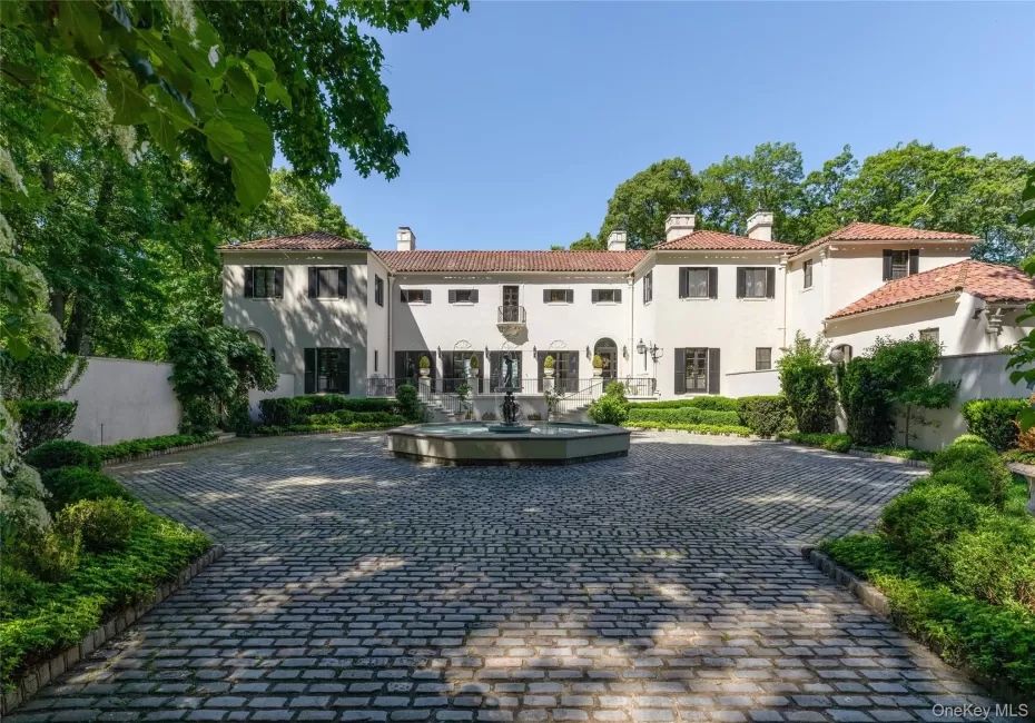100 Horseshoe Road, Oyster Bay, NY, 10 Bedrooms Bedrooms, 16 Rooms Rooms,10 BathroomsBathrooms,Residential,For Rent,Horseshoe,0,1048378 100 Horseshoe Road, Oyster Bay, NY, 10 Bedrooms Bedrooms, 16 Rooms Rooms,10 BathroomsBathrooms,Residential,For Rent,Horseshoe,0,1048378