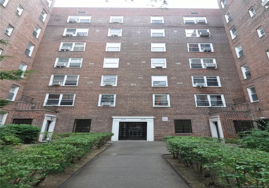 39-35 51st Street, New York, NY, 2 Rooms Rooms,1 BathroomBathrooms,Residential,For Rent,51st,0,1048997 39-35 51st Street, New York, NY, 2 Rooms Rooms,1 BathroomBathrooms,Residential,For Rent,51st,0,1048997