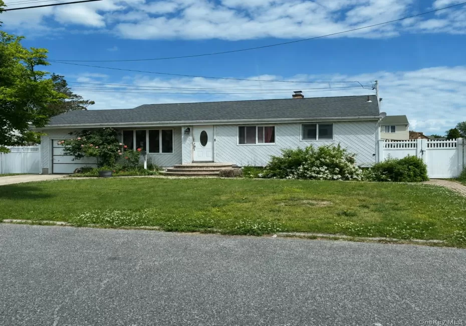 11 Franklin Street, Islip, NY, 3 Bedrooms Bedrooms, 5 Rooms Rooms,2 BathroomsBathrooms,Residential,For Rent,Franklin,0,1044792 11 Franklin Street, Islip, NY, 3 Bedrooms Bedrooms, 5 Rooms Rooms,2 BathroomsBathrooms,Residential,For Rent,Franklin,0,1044792