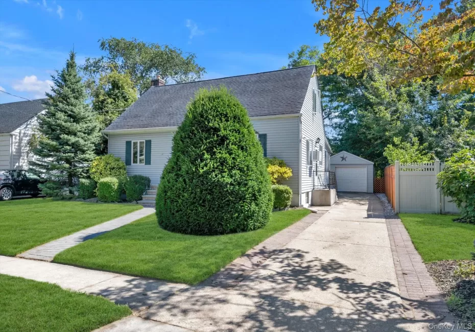 54 Sullivan Road, Oyster Bay, NY, 3 Bedrooms Bedrooms, 6 Rooms Rooms,3 BathroomsBathrooms,Residential,For Rent,Sullivan,0,1048788 54 Sullivan Road, Oyster Bay, NY, 3 Bedrooms Bedrooms, 6 Rooms Rooms,3 BathroomsBathrooms,Residential,For Rent,Sullivan,0,1048788