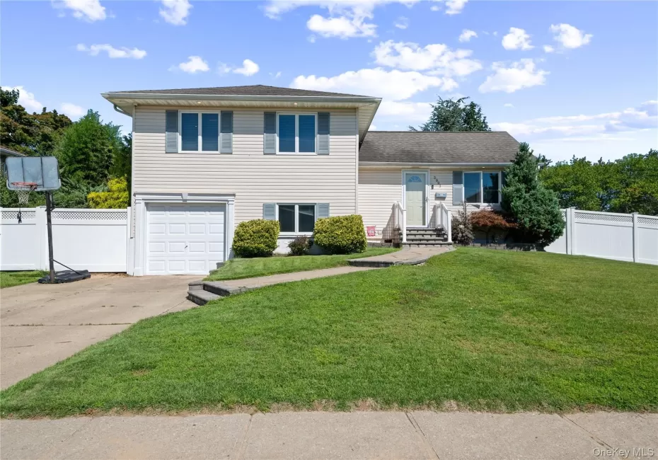 3993 Bernice Road, Hempstead, NY, 3 Bedrooms Bedrooms, 5 Rooms Rooms,2 BathroomsBathrooms,Residential,For Rent,Bernice,0,1048910 3993 Bernice Road, Hempstead, NY, 3 Bedrooms Bedrooms, 5 Rooms Rooms,2 BathroomsBathrooms,Residential,For Rent,Bernice,0,1048910