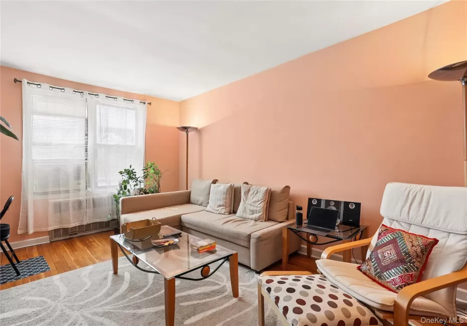 33-26 92nd Street, New York, NY, 1 Bedroom Bedrooms, 4 Rooms Rooms,1 BathroomBathrooms,Residential,For Rent,92nd,0,1049165 33-26 92nd Street, New York, NY, 1 Bedroom Bedrooms, 4 Rooms Rooms,1 BathroomBathrooms,Residential,For Rent,92nd,0,1049165