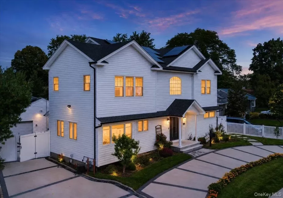 1375 Oak Lane, Hempstead, NY, 6 Bedrooms Bedrooms, 10 Rooms Rooms,3 BathroomsBathrooms,Residential,For Rent,Oak,0,1049072 1375 Oak Lane, Hempstead, NY, 6 Bedrooms Bedrooms, 10 Rooms Rooms,3 BathroomsBathrooms,Residential,For Rent,Oak,0,1049072