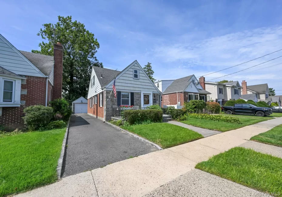 117 Euston Road, Hempstead, NY, 4 Bedrooms Bedrooms, 8 Rooms Rooms,1 BathroomBathrooms,Residential,For Rent,Euston,0,1048622 117 Euston Road, Hempstead, NY, 4 Bedrooms Bedrooms, 8 Rooms Rooms,1 BathroomBathrooms,Residential,For Rent,Euston,0,1048622