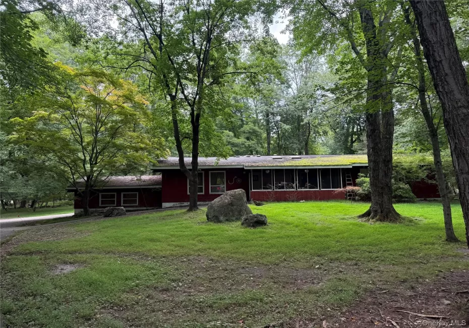 140 Parrott Road, Clarkstown, NY, 3 Bedrooms Bedrooms, 8 Rooms Rooms,2 BathroomsBathrooms,Residential,For Rent,Parrott,0,1048817 140 Parrott Road, Clarkstown, NY, 3 Bedrooms Bedrooms, 8 Rooms Rooms,2 BathroomsBathrooms,Residential,For Rent,Parrott,0,1048817
