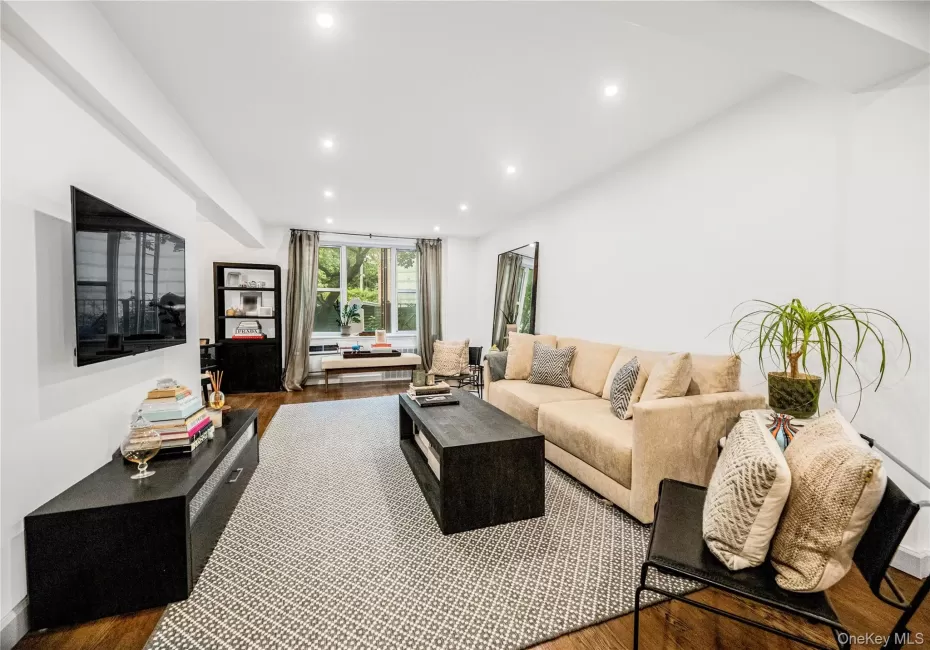 2390 Palisade Avenue, New York, NY, 2 Bedrooms Bedrooms, 6 Rooms Rooms,1 BathroomBathrooms,Residential,For Rent,Palisade,0,1047538 2390 Palisade Avenue, New York, NY, 2 Bedrooms Bedrooms, 6 Rooms Rooms,1 BathroomBathrooms,Residential,For Rent,Palisade,0,1047538