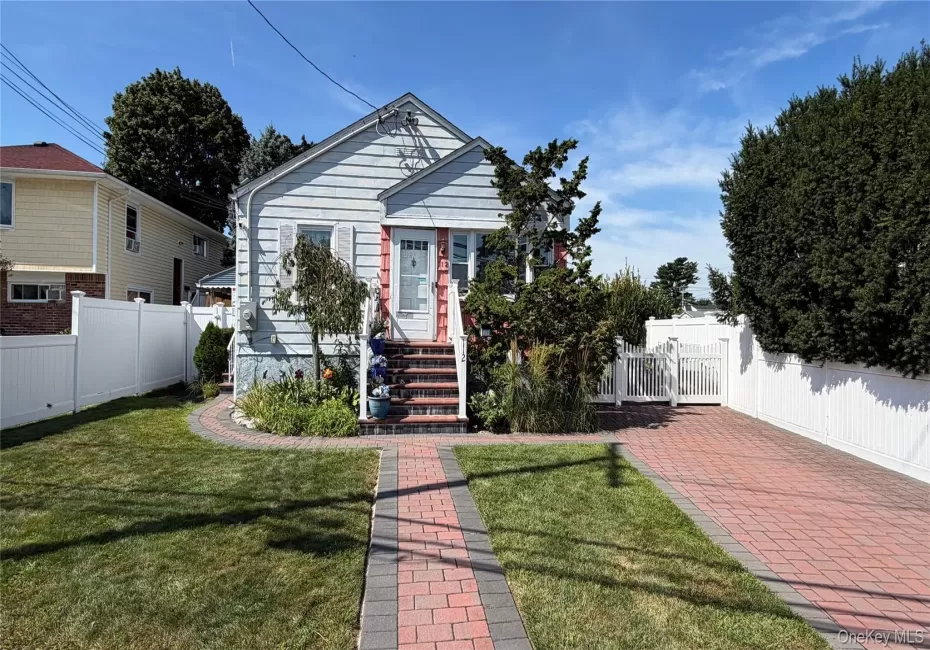 112 Morgan Street, Oyster Bay, NY, 2 Bedrooms Bedrooms, 7 Rooms Rooms,2 BathroomsBathrooms,Residential,For Rent,Morgan Street,0,1049241 112 Morgan Street, Oyster Bay, NY, 2 Bedrooms Bedrooms, 7 Rooms Rooms,2 BathroomsBathrooms,Residential,For Rent,Morgan Street,0,1049241
