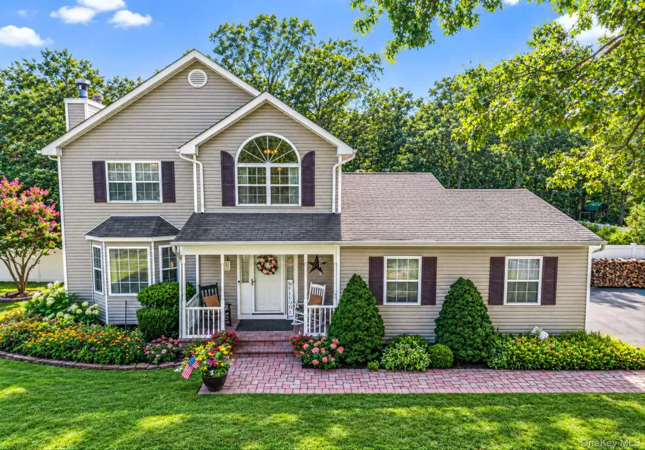 8 Sommerset Drive, Brookhaven, NY, 3 Bedrooms Bedrooms, 8 Rooms Rooms,1 BathroomBathrooms,Residential,For Rent,Sommerset,0,1048955 8 Sommerset Drive, Brookhaven, NY, 3 Bedrooms Bedrooms, 8 Rooms Rooms,1 BathroomBathrooms,Residential,For Rent,Sommerset,0,1048955