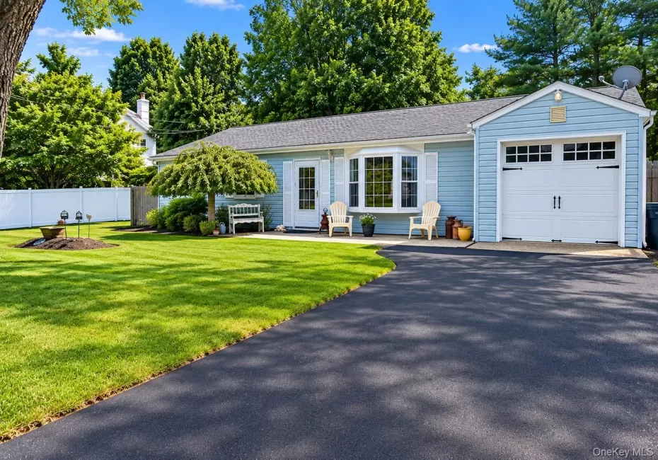 126 Dahlia Drive, Brookhaven, NY, 3 Bedrooms Bedrooms, 8 Rooms Rooms,2 BathroomsBathrooms,Residential,For Rent,Dahlia,0,1048722 126 Dahlia Drive, Brookhaven, NY, 3 Bedrooms Bedrooms, 8 Rooms Rooms,2 BathroomsBathrooms,Residential,For Rent,Dahlia,0,1048722