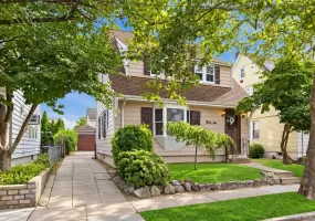 36 Cornell Street, North Hempstead, NY, 3 Bedrooms Bedrooms, 7 Rooms Rooms,1 BathroomBathrooms,Residential,For Rent,Cornell,0,1049055 36 Cornell Street, North Hempstead, NY, 3 Bedrooms Bedrooms, 7 Rooms Rooms,1 BathroomBathrooms,Residential,For Rent,Cornell,0,1049055