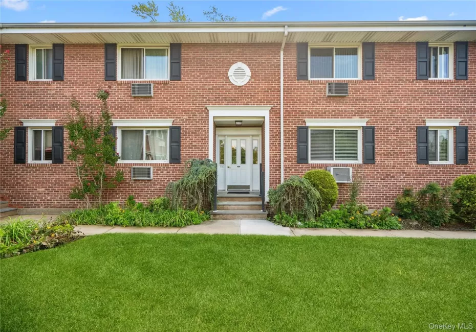 200 Merrick Road, Babylon, NY, 1 Bedroom Bedrooms, 5 Rooms Rooms,1 BathroomBathrooms,Residential,For Rent,Merrick,0,1049220 200 Merrick Road, Babylon, NY, 1 Bedroom Bedrooms, 5 Rooms Rooms,1 BathroomBathrooms,Residential,For Rent,Merrick,0,1049220