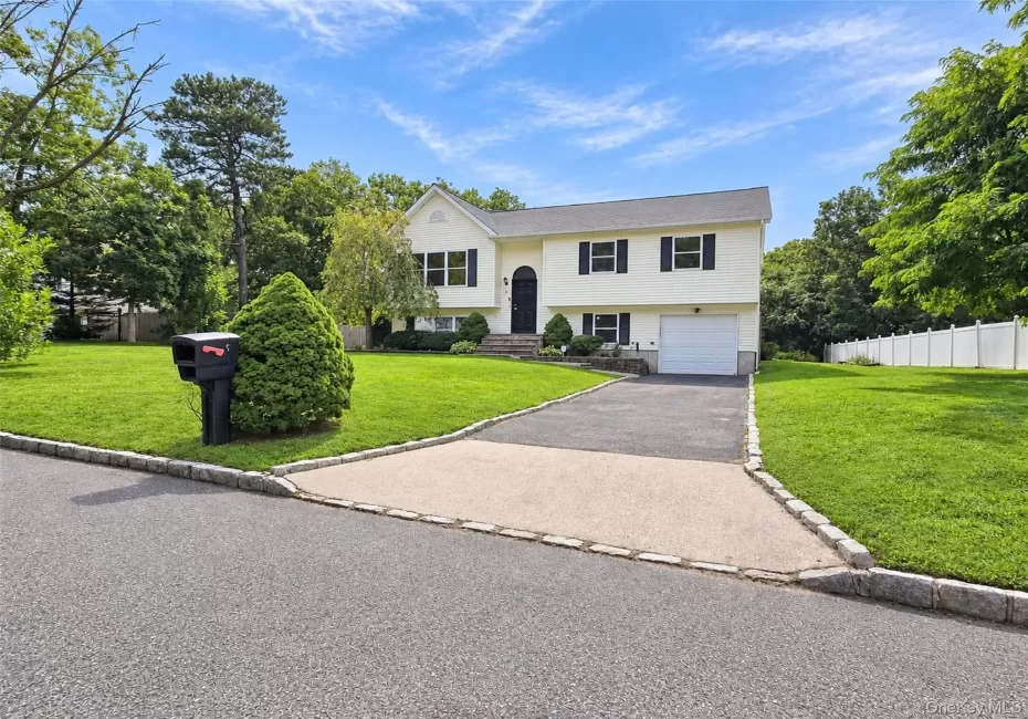 6 Gordal Lane, Brookhaven, NY, 5 Bedrooms Bedrooms, 9 Rooms Rooms,3 BathroomsBathrooms,Residential,For Rent,Gordal,0,1049249 6 Gordal Lane, Brookhaven, NY, 5 Bedrooms Bedrooms, 9 Rooms Rooms,3 BathroomsBathrooms,Residential,For Rent,Gordal,0,1049249