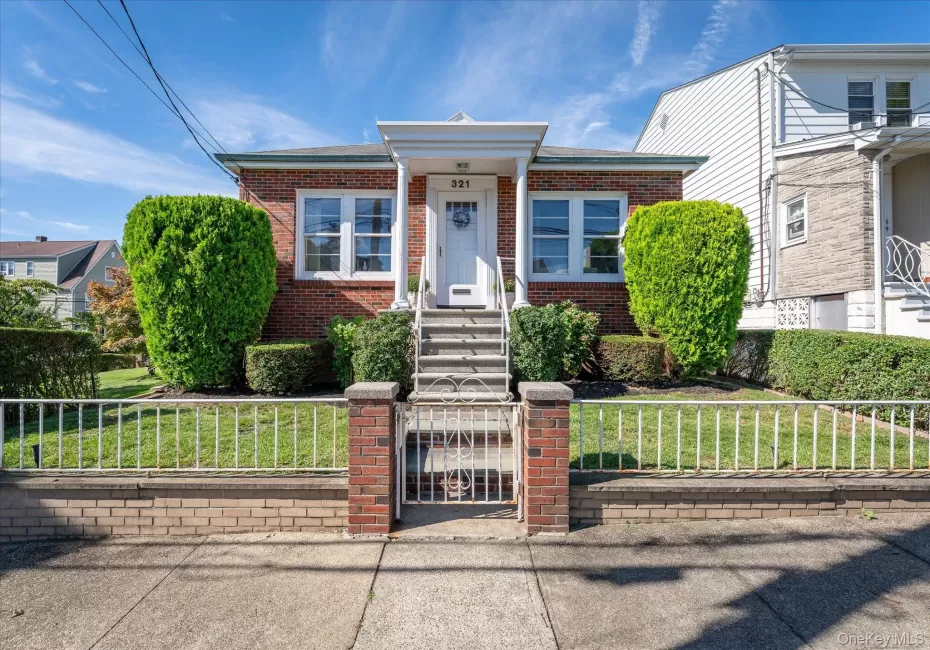 321 Hayward Street, Yonkers, NY, 3 Bedrooms Bedrooms, 6 Rooms Rooms,3 BathroomsBathrooms,Residential,For Rent,Hayward,0,1047876 321 Hayward Street, Yonkers, NY, 3 Bedrooms Bedrooms, 6 Rooms Rooms,3 BathroomsBathrooms,Residential,For Rent,Hayward,0,1047876