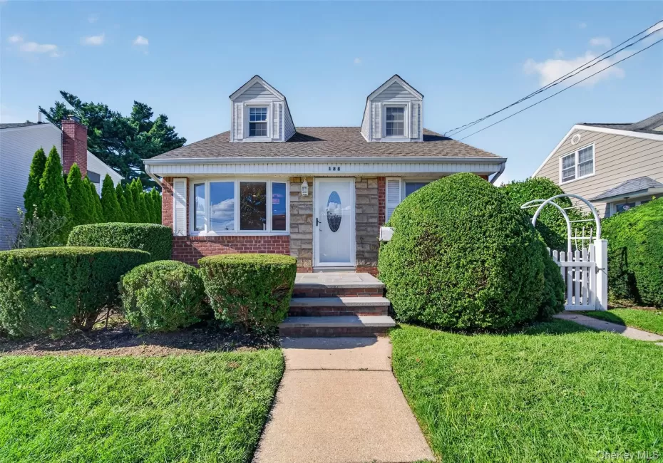 188 Arlington Street, Hempstead, NY, 3 Bedrooms Bedrooms, 7 Rooms Rooms,2 BathroomsBathrooms,Residential,For Rent,Arlington,0,1049143 188 Arlington Street, Hempstead, NY, 3 Bedrooms Bedrooms, 7 Rooms Rooms,2 BathroomsBathrooms,Residential,For Rent,Arlington,0,1049143