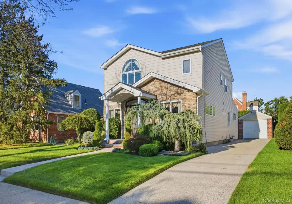 154 Celler Avenue, North Hempstead, NY, 3 Bedrooms Bedrooms, 8 Rooms Rooms,3 BathroomsBathrooms,Residential,For Rent,Celler,0,1046862 154 Celler Avenue, North Hempstead, NY, 3 Bedrooms Bedrooms, 8 Rooms Rooms,3 BathroomsBathrooms,Residential,For Rent,Celler,0,1046862
