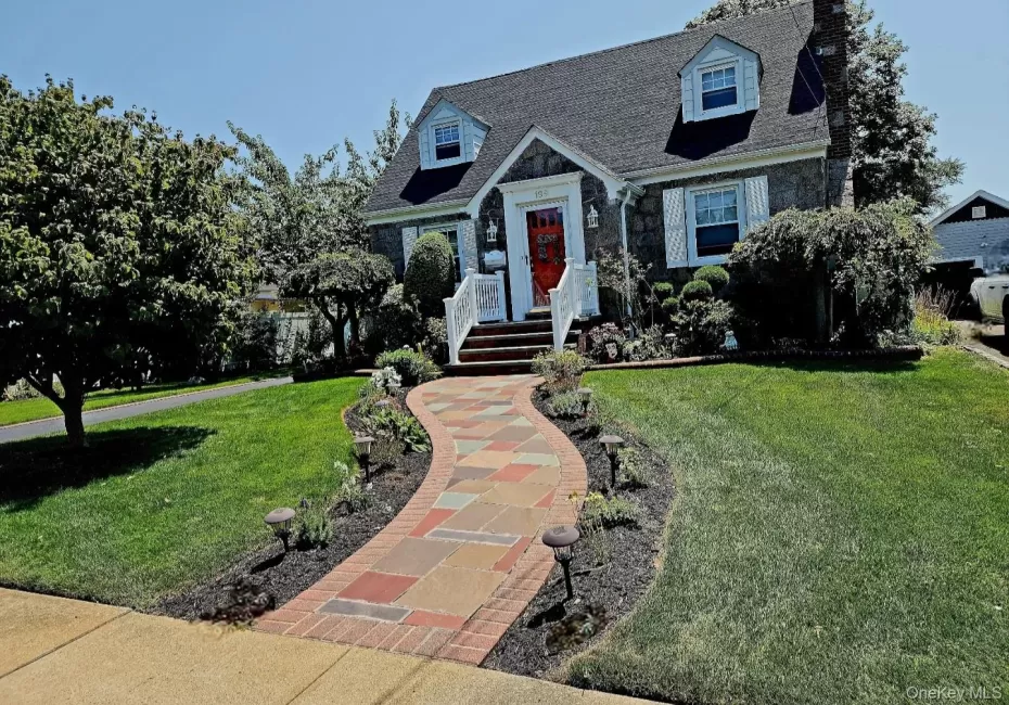 199 Claxton Avenue, Hempstead, NY, 3 Bedrooms Bedrooms, 6 Rooms Rooms,1 BathroomBathrooms,Residential,For Rent,Claxton,0,1049452 199 Claxton Avenue, Hempstead, NY, 3 Bedrooms Bedrooms, 6 Rooms Rooms,1 BathroomBathrooms,Residential,For Rent,Claxton,0,1049452