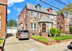 204-11 Murdock Avenue, New York, NY, 3 Bedrooms Bedrooms, 8 Rooms Rooms,2 BathroomsBathrooms,Residential,For Rent,Murdock,0,1049443 204-11 Murdock Avenue, New York, NY, 3 Bedrooms Bedrooms, 8 Rooms Rooms,2 BathroomsBathrooms,Residential,For Rent,Murdock,0,1049443