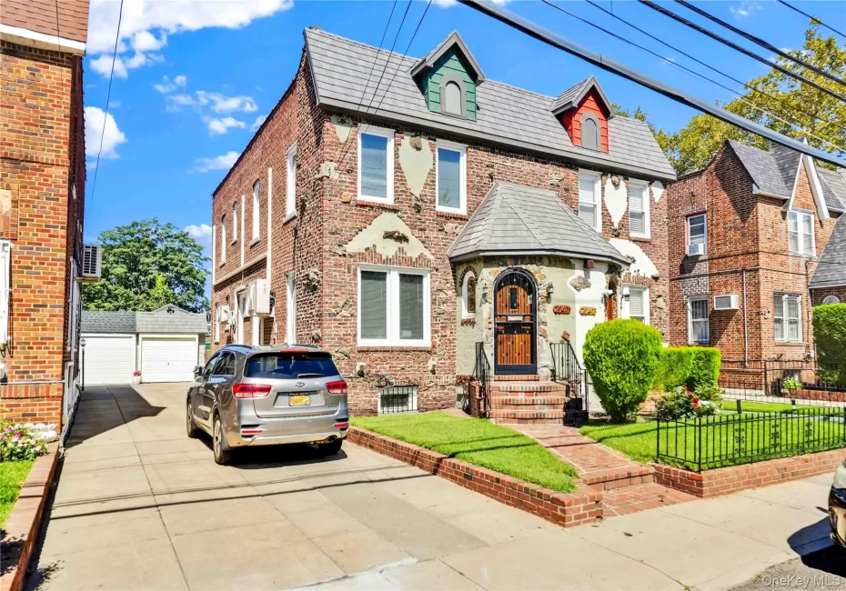 204-11 Murdock Avenue, New York, NY, 3 Bedrooms Bedrooms, 8 Rooms Rooms,2 BathroomsBathrooms,Residential,For Rent,Murdock,0,1049443 204-11 Murdock Avenue, New York, NY, 3 Bedrooms Bedrooms, 8 Rooms Rooms,2 BathroomsBathrooms,Residential,For Rent,Murdock,0,1049443