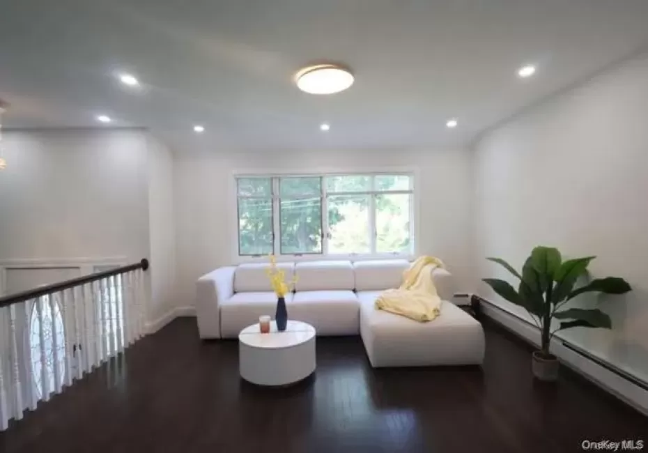 18 park Drive, Oyster Bay, NY, 5 Bedrooms Bedrooms, 12 Rooms Rooms,4 BathroomsBathrooms,Residential Lease,For Rent,park,0,1049374 18 park Drive, Oyster Bay, NY, 5 Bedrooms Bedrooms, 12 Rooms Rooms,4 BathroomsBathrooms,Residential Lease,For Rent,park,0,1049374