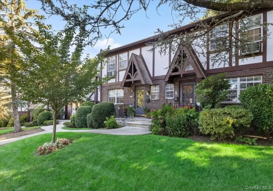 36 Yorkshire Drive, Ramapo, NY, 3 Bedrooms Bedrooms, 6 Rooms Rooms,2 BathroomsBathrooms,Residential,For Rent,Yorkshire,0,1045988 36 Yorkshire Drive, Ramapo, NY, 3 Bedrooms Bedrooms, 6 Rooms Rooms,2 BathroomsBathrooms,Residential,For Rent,Yorkshire,0,1045988