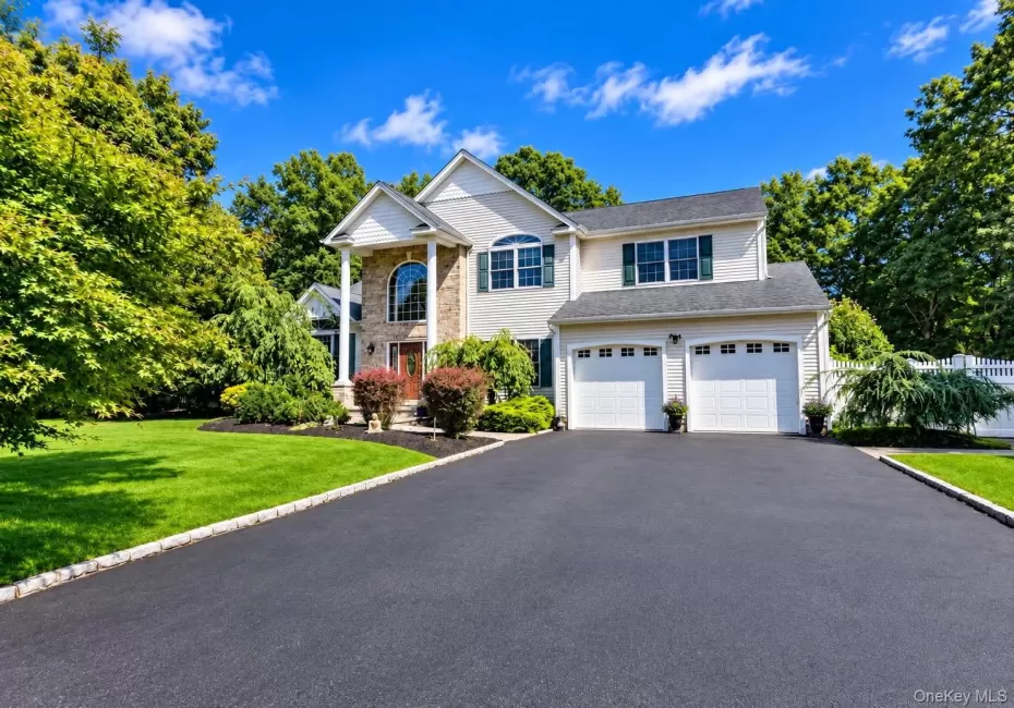 5 Keystone Court, Smithtown, NY, 5 Bedrooms Bedrooms, 14 Rooms Rooms,3 BathroomsBathrooms,Residential,For Rent,Keystone,0,1049096 5 Keystone Court, Smithtown, NY, 5 Bedrooms Bedrooms, 14 Rooms Rooms,3 BathroomsBathrooms,Residential,For Rent,Keystone,0,1049096