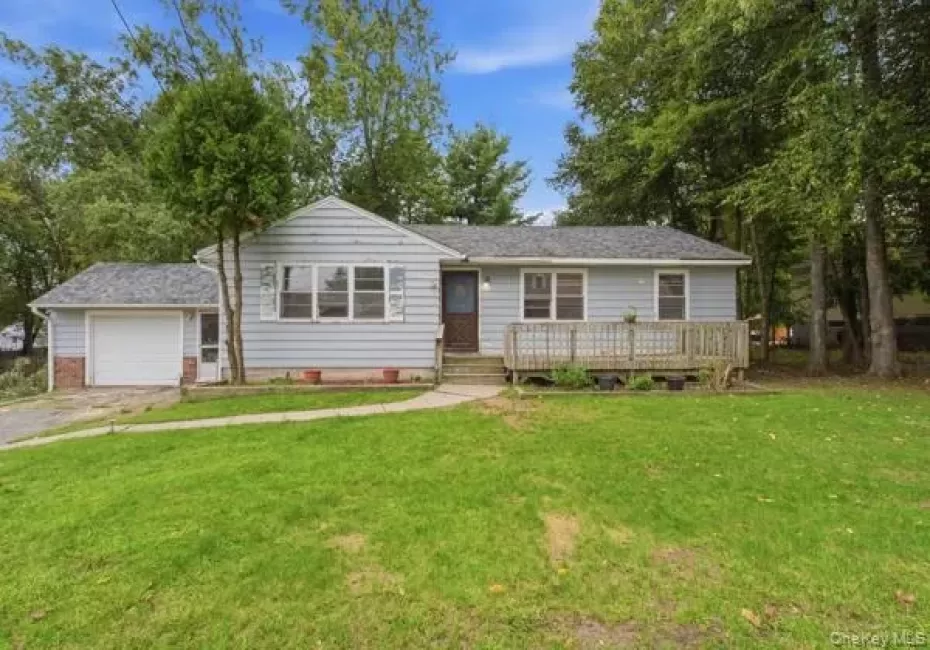 6 Thomas Street, Thompson, NY, 3 Bedrooms Bedrooms, 5 Rooms Rooms,2 BathroomsBathrooms,Residential,For Rent,Thomas,0,1049204 6 Thomas Street, Thompson, NY, 3 Bedrooms Bedrooms, 5 Rooms Rooms,2 BathroomsBathrooms,Residential,For Rent,Thomas,0,1049204