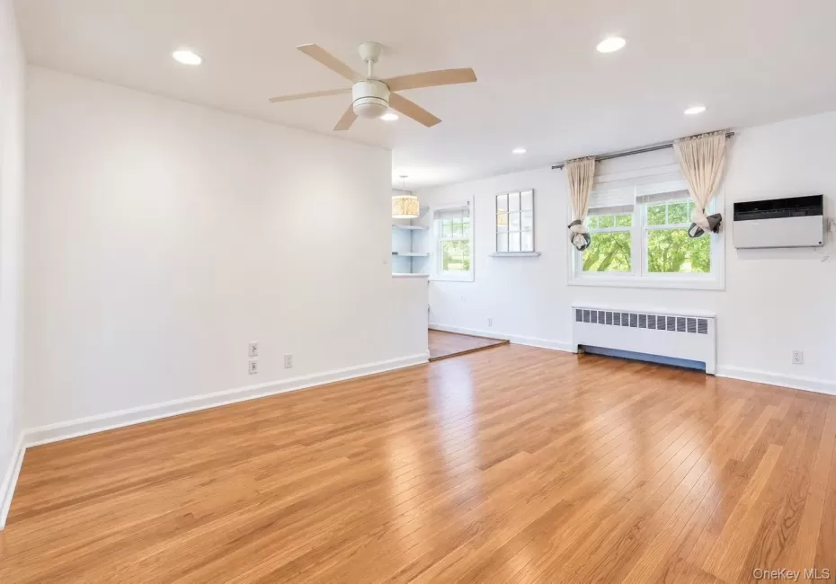 22630 Kingsbury Avenue, New York, NY, 2 Bedrooms Bedrooms, 5 Rooms Rooms,1 BathroomBathrooms,Residential,For Rent,Kingsbury,0,1049446 22630 Kingsbury Avenue, New York, NY, 2 Bedrooms Bedrooms, 5 Rooms Rooms,1 BathroomBathrooms,Residential,For Rent,Kingsbury,0,1049446