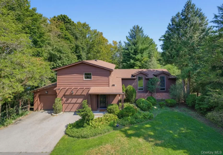 6 Lark Avenue, Greenburgh, NY, 3 Bedrooms Bedrooms, 10 Rooms Rooms,2 BathroomsBathrooms,Residential Lease,For Rent,Lark,0,1049404 6 Lark Avenue, Greenburgh, NY, 3 Bedrooms Bedrooms, 10 Rooms Rooms,2 BathroomsBathrooms,Residential Lease,For Rent,Lark,0,1049404