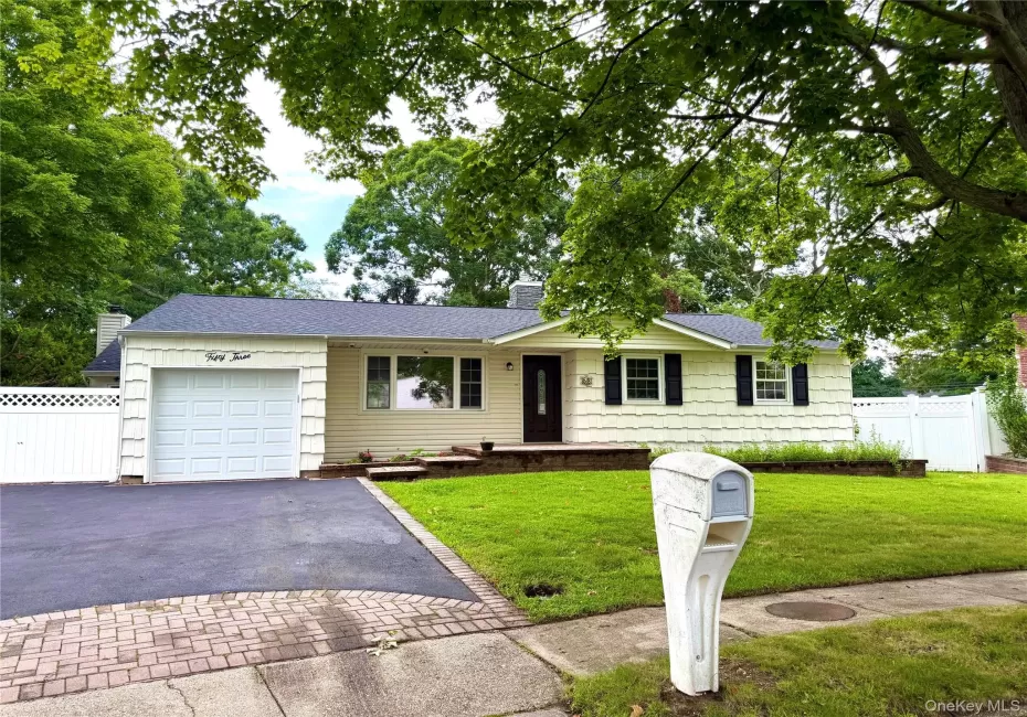 53 Longworth Avenue, Huntington, NY, 3 Bedrooms Bedrooms, 6 Rooms Rooms,1 BathroomBathrooms,Residential Lease,For Rent,Longworth,0,1048768 53 Longworth Avenue, Huntington, NY, 3 Bedrooms Bedrooms, 6 Rooms Rooms,1 BathroomBathrooms,Residential Lease,For Rent,Longworth,0,1048768