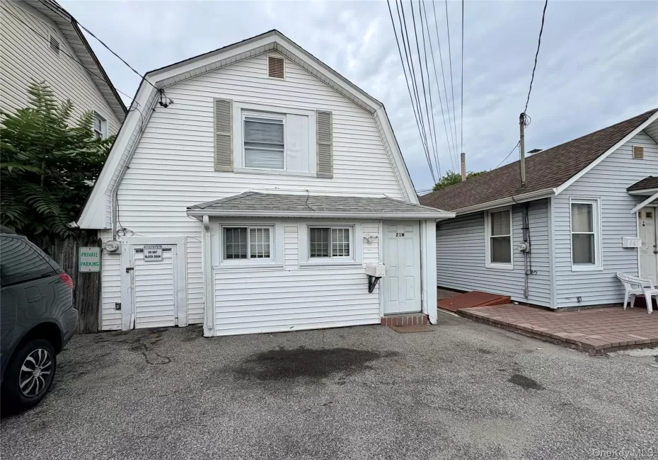 21 Merrick Road, Hempstead, NY, 1 Bedroom Bedrooms, 3 Rooms Rooms,1 BathroomBathrooms,Residential Lease,For Rent,Merrick,0,1047652 21 Merrick Road, Hempstead, NY, 1 Bedroom Bedrooms, 3 Rooms Rooms,1 BathroomBathrooms,Residential Lease,For Rent,Merrick,0,1047652