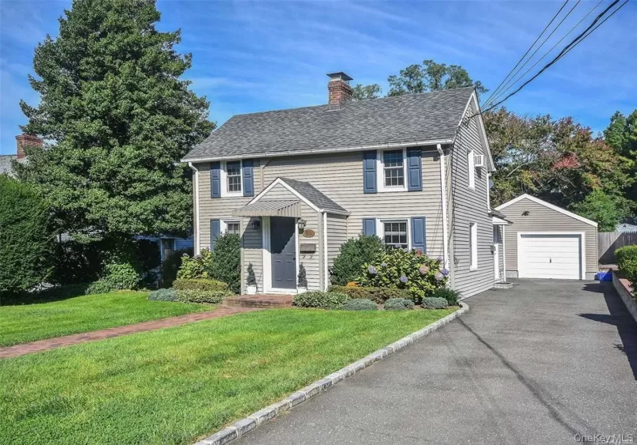 63 Elm Avenue, Glen Cove, NY, 2 Bedrooms Bedrooms, 4 Rooms Rooms,1 BathroomBathrooms,Residential Lease,For Rent,Elm,0,1048267 63 Elm Avenue, Glen Cove, NY, 2 Bedrooms Bedrooms, 4 Rooms Rooms,1 BathroomBathrooms,Residential Lease,For Rent,Elm,0,1048267