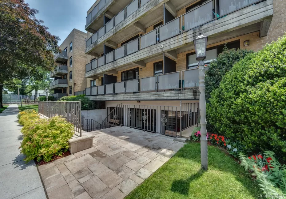 101 Jackson Avenue, Hempstead, NY, 2 Bedrooms Bedrooms, 3 Rooms Rooms,1 BathroomBathrooms,Residential Lease,For Rent,Jackson,0,1049758 101 Jackson Avenue, Hempstead, NY, 2 Bedrooms Bedrooms, 3 Rooms Rooms,1 BathroomBathrooms,Residential Lease,For Rent,Jackson,0,1049758