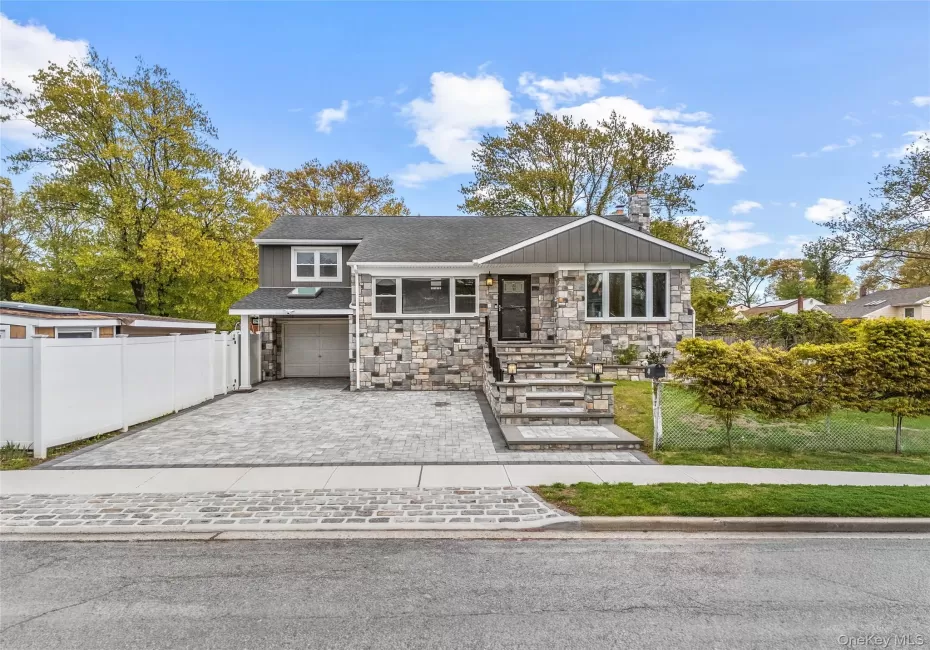 44 Bruce Lane, North Hempstead, NY, 4 Bedrooms Bedrooms, 10 Rooms Rooms,3 BathroomsBathrooms,Residential Lease,For Rent,Bruce,0,1011904 44 Bruce Lane, North Hempstead, NY, 4 Bedrooms Bedrooms, 10 Rooms Rooms,3 BathroomsBathrooms,Residential Lease,For Rent,Bruce,0,1011904