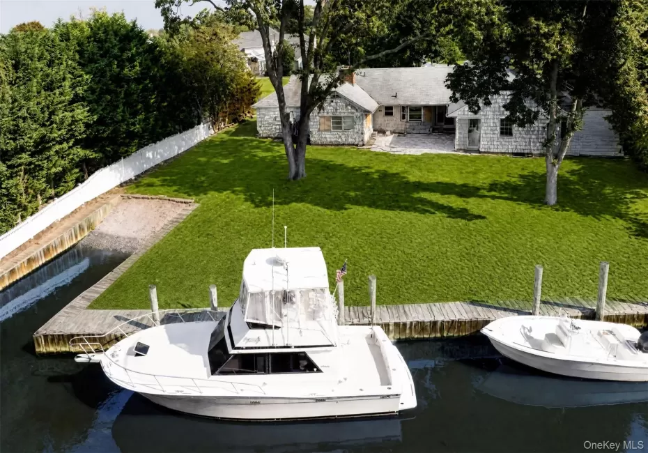 2 Gibb Lane, Islip, NY, 3 Bedrooms Bedrooms, 8 Rooms Rooms,2 BathroomsBathrooms,Residential,For Rent,Gibb,0,1048979 2 Gibb Lane, Islip, NY, 3 Bedrooms Bedrooms, 8 Rooms Rooms,2 BathroomsBathrooms,Residential,For Rent,Gibb,0,1048979