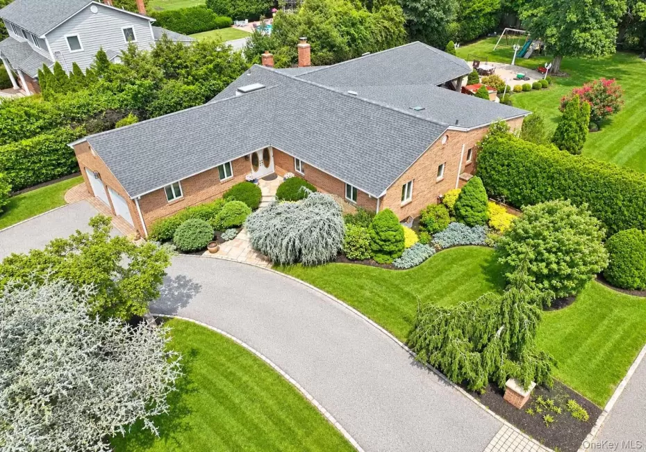 88 Dix Highway, Huntington, NY, 4 Bedrooms Bedrooms, 10 Rooms Rooms,3 BathroomsBathrooms,Residential,For Rent,Dix,0,1046178 88 Dix Highway, Huntington, NY, 4 Bedrooms Bedrooms, 10 Rooms Rooms,3 BathroomsBathrooms,Residential,For Rent,Dix,0,1046178