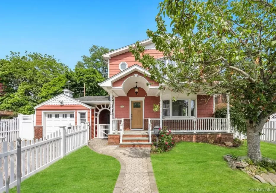 2331 Neptune Avenue, Hempstead, NY, 6 Bedrooms Bedrooms, 13 Rooms Rooms,4 BathroomsBathrooms,Residential,For Rent,Neptune,0,1049160 2331 Neptune Avenue, Hempstead, NY, 6 Bedrooms Bedrooms, 13 Rooms Rooms,4 BathroomsBathrooms,Residential,For Rent,Neptune,0,1049160